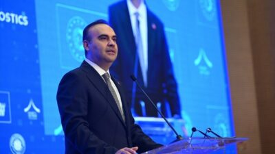 Sanayi ve Teknoloji Bakanı Mehmet Fatih Kacır, sağlık projelerine büyük