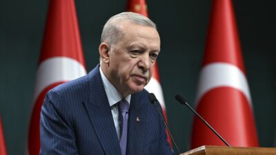 Cumhurbaşkanı Erdoğan, sanat dünyasının önemli isimlerinden biri olan Yusuf Tavaslı'nın