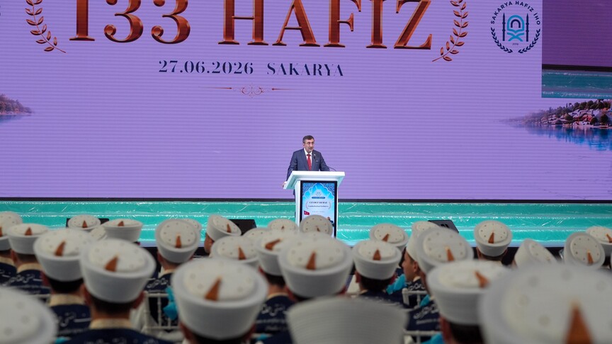 Cumhurbaşkanı Yardımcısı Yılmaz, bilim ve teknolojinin yeterli olmadığını vurgulayarak, bu