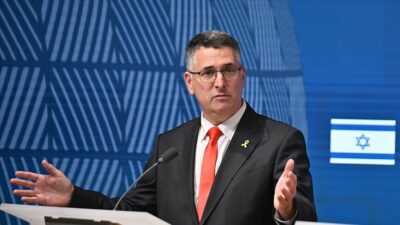 Gideon Saar, Hizbullah'nın silahsızlandırılması gerektiğini vurguladı.