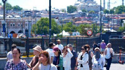 İstanbul Valiliği, sıcaklığın 40 dereceye ulaşacağı uyarısında bulundu.