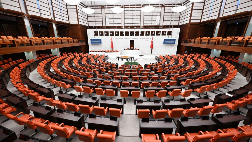 AK Parti milletvekilleri, öğrenci affı ile ilgili önemli bir kanun