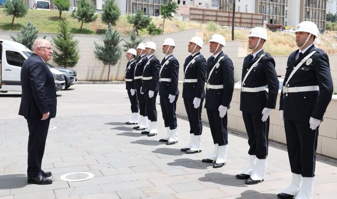 Milli Savunma Bakanı Yaşar Güler, Kahramanmaraş temasları kapsamında Valiliği ziyaret
