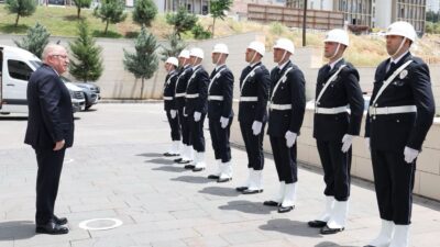 Milli Savunma Bakanı Yaşar Güler, Kahramanmaraş temasları kapsamında Valiliği ziyaret