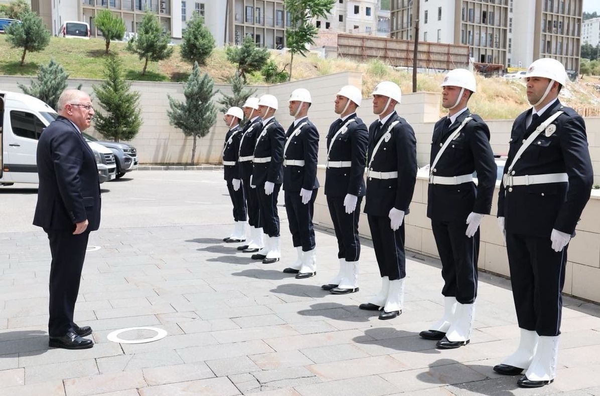 Milli Savunma Bakanı Yaşar Güler, Kahramanmaraş temasları kapsamında Valiliği ziyaret