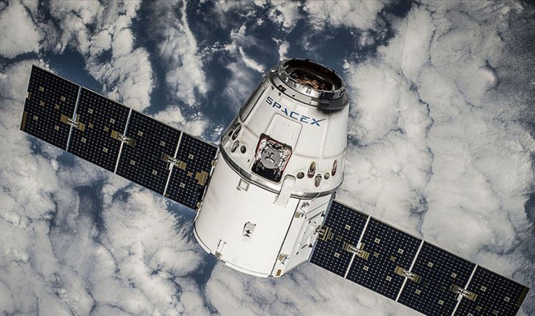 SpaceX, Starlink markası altında mobil iletişim hizmeti sunmayı değerlendiriyor.