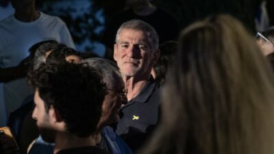 İsrail Demokratlar Partisi lideri Yair Golan, Netanyahu'nun dış politikalarını eleştirerek