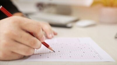 Yükseköğretim Kurumları Sınavı'nda yapay zeka kullanarak kopya çekmeye çalışan bir
