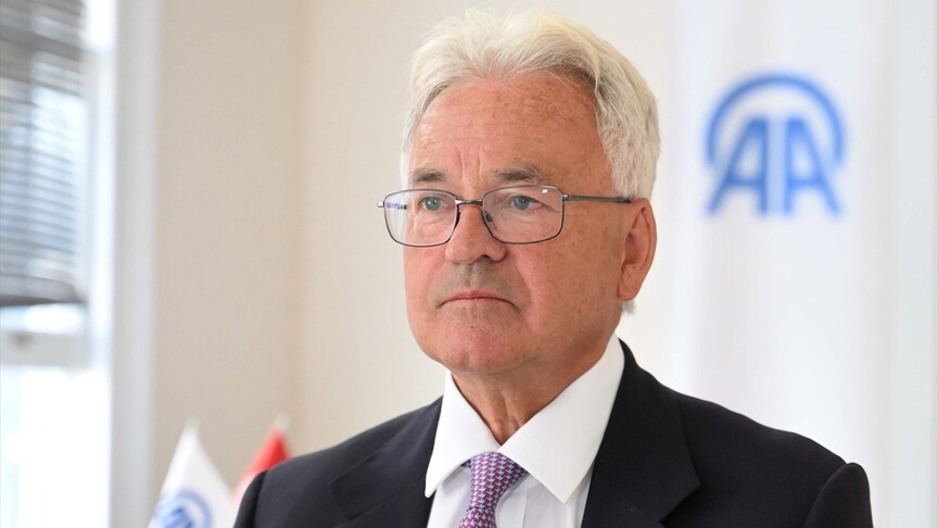Sir Alan Duncan, Türkiye'nin demokrasiye olan bağlılığını vurgulayarak, FETÖ'nün darbe