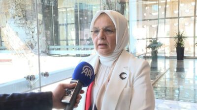 Ayşe Keşir, 15 Temmuz gecesi Meclis'te yaşananları canlı yayınla aktardı
