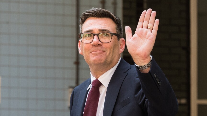 İngiltere'de İşçi Partisi liderliğine seçilen Andy Burnham, başbakanlık için gün