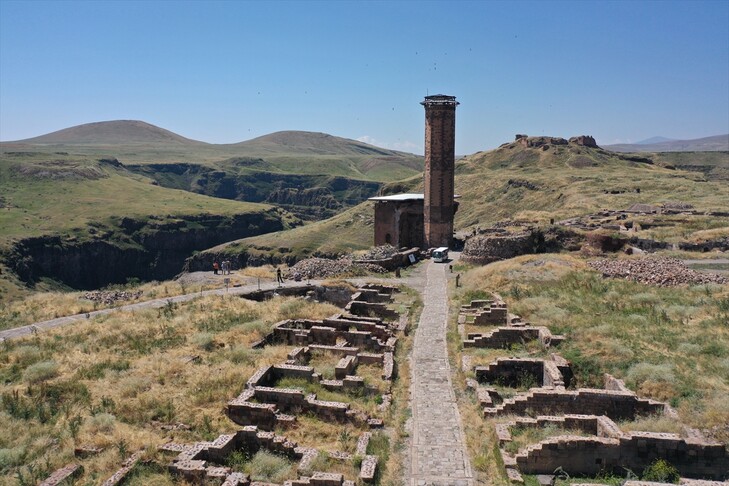 Kars'taki Ani Ören Yeri'nde yapılan kazılarda Selçuklu dönemine ait 5