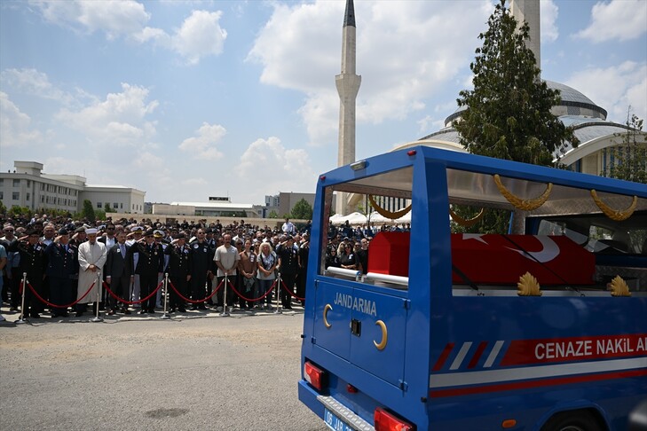 Ankara'da kaza kırıma uğrayan helikopterde yaşamını yitiren Emekli Albay Yasa