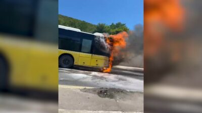Seyir halindeki otobüste çıkan yangın, kısa sürede kontrol altına alındı.
