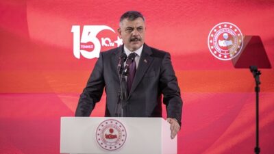 İçişleri Bakanı Mustafa Çiftçi, vatanın özgürlüğü ve bağımsızlığı için canlarını