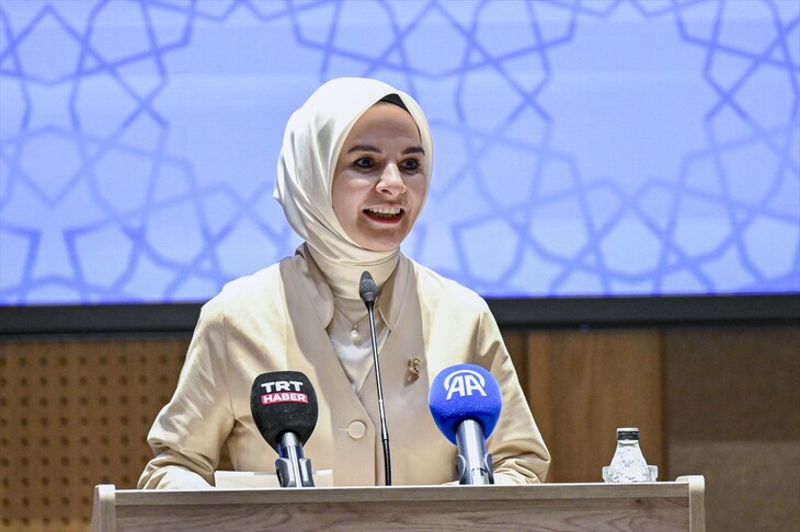 Aile ve Sosyal Hizmetler Bakanı Göktaş, gençlerin sağlıklı iletişim ve