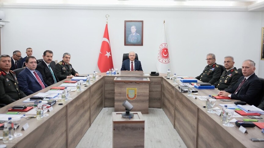 Milli Savunma Bakanı Yaşar Güler, Kıbrıs Türk Barış Kuvvetleri Komutanlığı'na