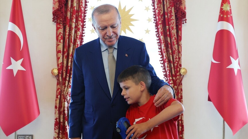 Cumhurbaşkanı Erdoğan, genç aktivist Joshua Harris'i kabul ederek, sevgi ve