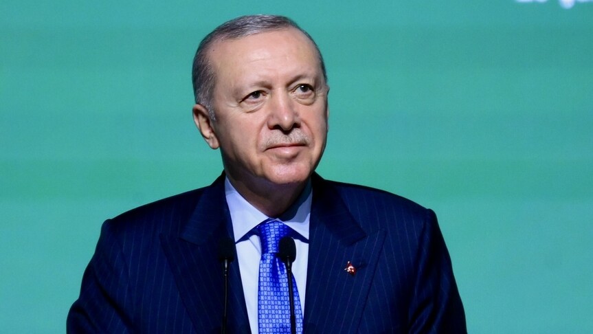Cumhurbaşkanı Erdoğan, gençlerin eğitimine ve gelişimine büyük önem verdiklerini vurguladı.