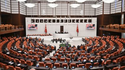 TBMM Genel Kurulu, emeklilerin yüzünü güldürecek bir kanun teklifini kabul