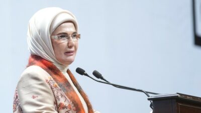 Emine Erdoğan, 15 Temmuz'un anlamını ve kahramanlarını vurguladı.