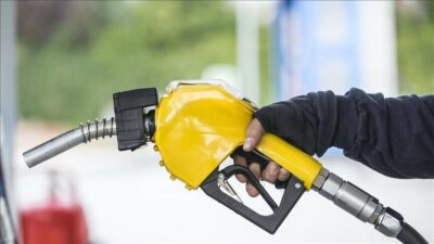 Akaryakıt fiyatlarındaki dalgalanmaları dengelemek amacıyla uygulanan eşel mobil sistemi, üç