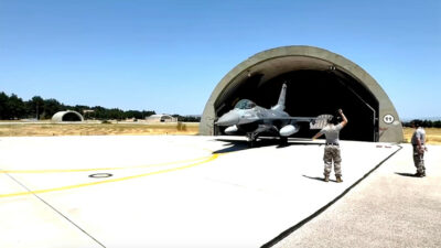 Milli Savunma Bakanlığı, F-16'ların Karadeniz'in batısında gerçekleştirdiği eğitim uçuşlarını duyurdu.