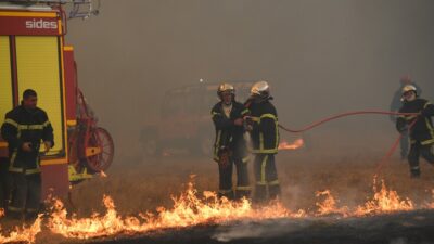 Fransa, tarihi bir yangın sezonu ile karşı karşıya kalırken olağanüstü