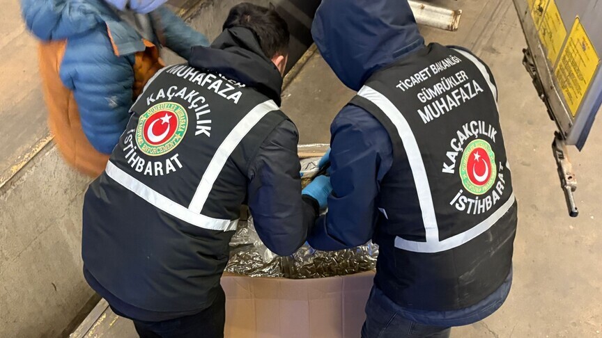 Ticaret Bakanlığı'nın Gümrük Muhafaza ekipleri, kaçakçılıkla mücadelesinde önemli bir başarıya
