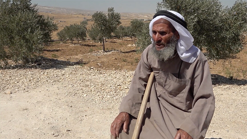 79 yaşındaki Filistinli İbrahim İsmail el-Cubur, İsrail saldırılarına karşı direnerek