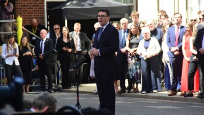 Andy Burnham, göreve başlar başlamaz uluslararası ilişkilerdeki ağırlığını gösterdi ve
