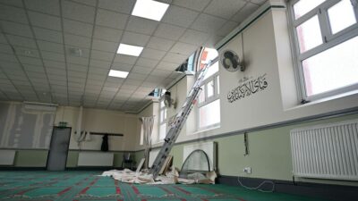 British Muslim Trust'ın yayımladığı rapor, İngiltere'de camilere yönelik saldırıların artışını