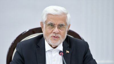 İran Cumhurbaşkanı Birinci Yardımcısı Muhammed Rıza Arif, ulusal çıkarların müzakerelerle