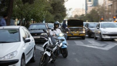 İran'da kadınların motosiklet ehliyeti alması için önemli adımlar atıldı. Cumhurbaşkanı