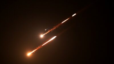 İran, ABD'nin Darhovin nükleer enerji santralini hedef almasını sert bir