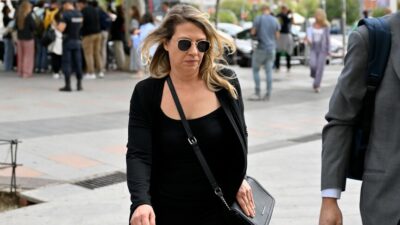 Başbakan Sanchez'in eşi Begona Gomez'in pasaportu geri alındı, ancak yargı