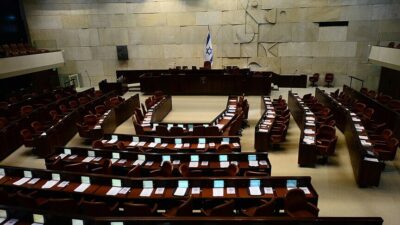 İsrail Meclisi, ezan sesini susturmayı amaçlayan tartışmalı bir yasa tasarısını