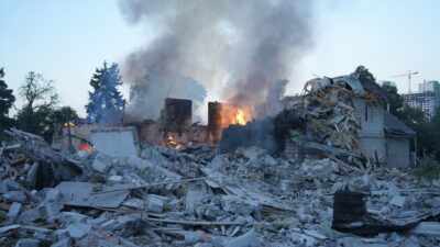 Kiev'in Belediye Başkanı, gece saatlerinde gerçekleşen saldırıda can kaybının yanı