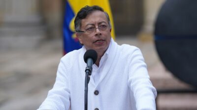 Gustavo Petro, yeni hükümetin İsrail ile ilişkileri düzeltme vaadini eleştirdi.