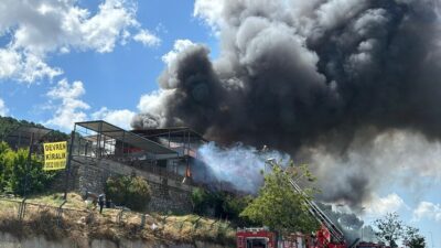 Maltepe'de bir restoranda meydana gelen yangın, itfaiye ekiplerinin hızlı müdahalesiyle