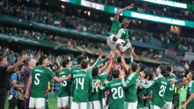 Meksika, Ekvador'u 2-0 yenerek son 16 turuna yükseldi ve ev