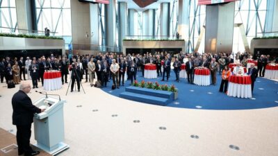 Bakan Güler, NATO Savunma Bakanları ile buluşarak işbirliğini pekiştiriyor.