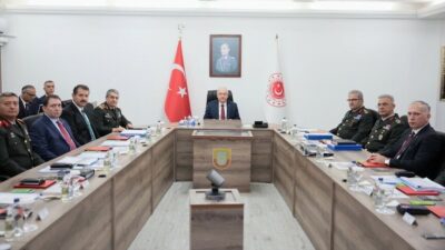 Bakan Güler, Kıbrıs'taki askeri güçlerin durumu hakkında bilgi aldı ve