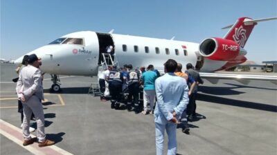 Mısır'daki trafik kazasında yaralanan 3 Türk vatandaşı, hava ambulansı ile