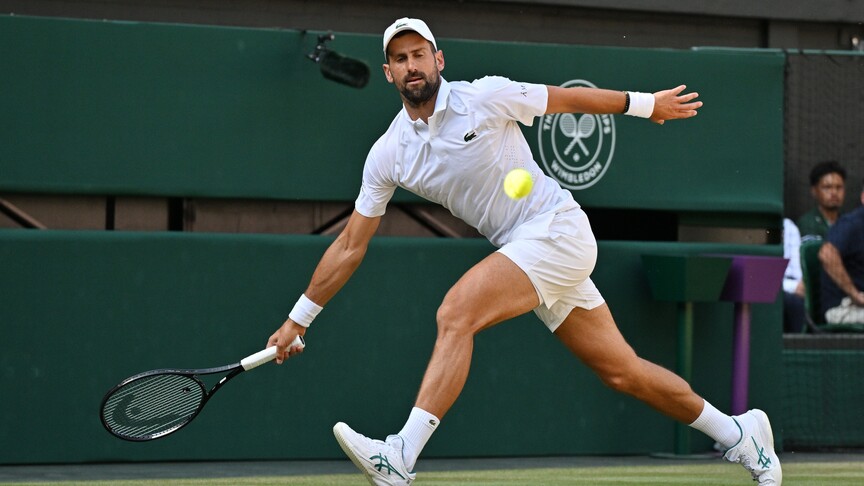 Dünyanın en prestijli tenis turnuvası Wimbledon'da, Novak Djokovic uzun ve