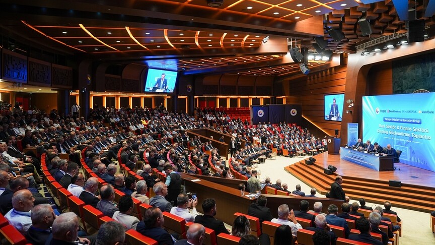 TOBB Başkanı Rifat Hisarcıklıoğlu, yeni yatırım paketinin önemine dikkat çekti.
