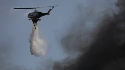 Rodos Adası'nın Ammudes bölgesinde meydana gelen orman yangını, yerel halkı