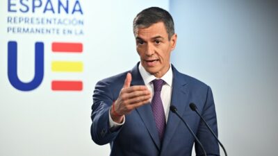 İspanya Başbakanı Pedro Sanchez, düzensiz göçmen akınını ülkesinin toprak bütünlüğüne