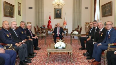 FETÖ'nün darbe girişiminde canlarını feda eden gazilere teşekkür beratı verildi.