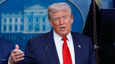 ABD Başkanı Donald Trump, İran'ın saldırılarında yaşamını yitiren askerlerin cenazelerini